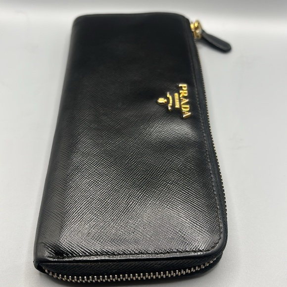 PRADA BLACK ZIP WALLET - Picture 3 of 11